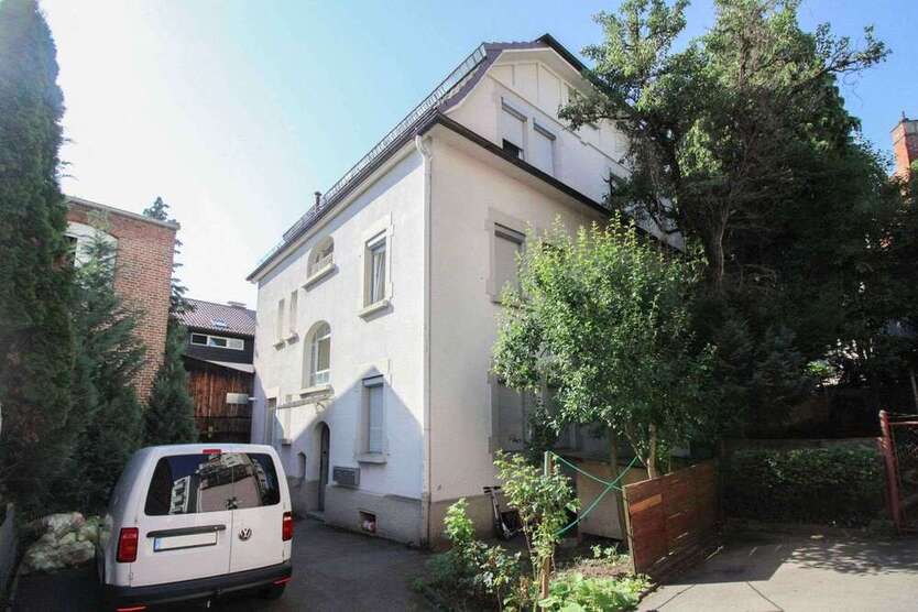Haus zum Kaufen in Stuttgart 799.000 € 228 m²