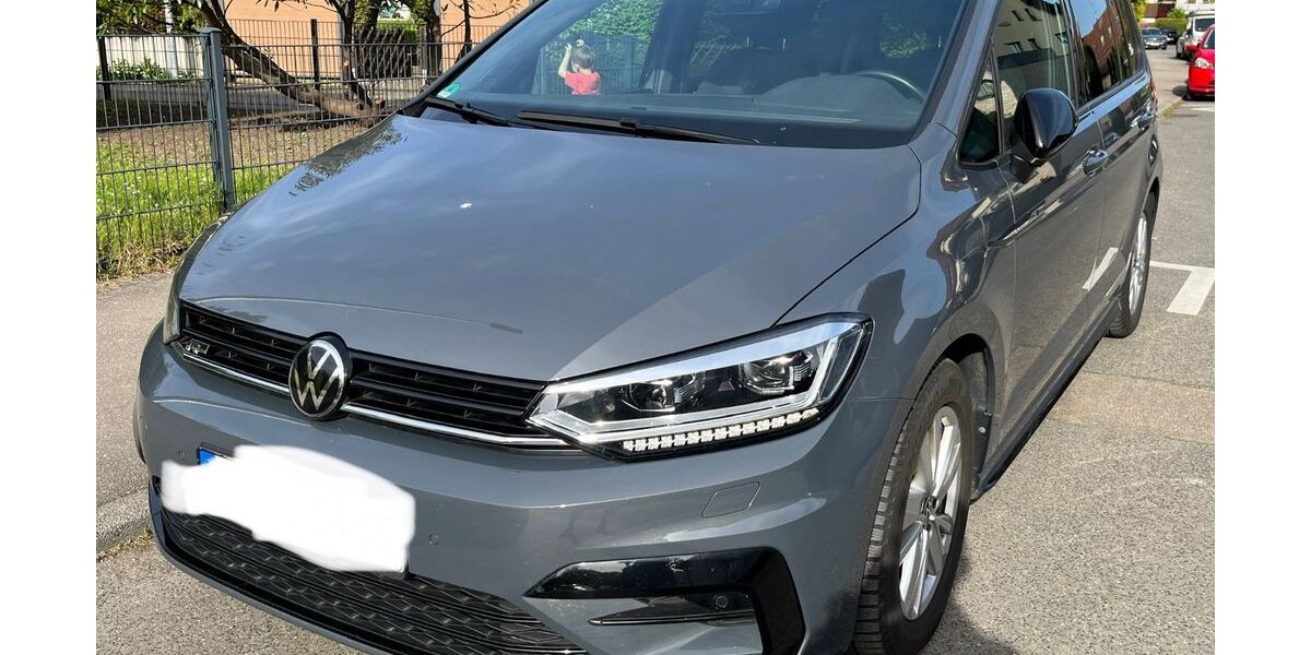 VW Touran 72.254 km 28.900 &euro; Stuttgart 70567
