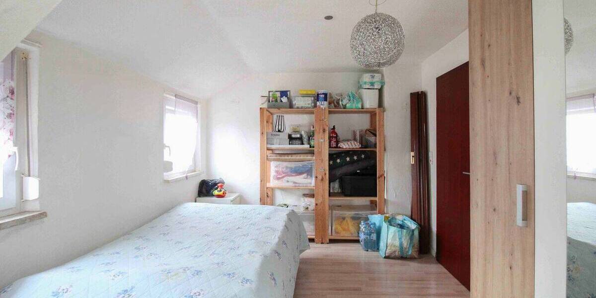 Etagenwohnung Schorndorf - 4 Zimmer, 81 m&sup2;, 265.000&euro; | Angebot:26118001