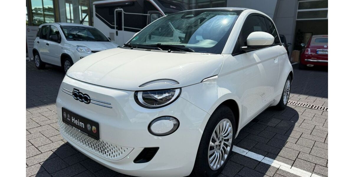 Fiat 500e 24.808 km 20.300 € Tübingen 72072