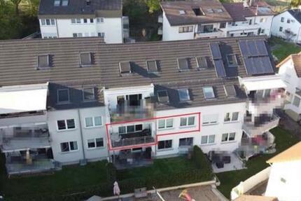 Moderne 4-Zimmer-ETW mit Balkon, Stellplatz & hochw. Ausstattung