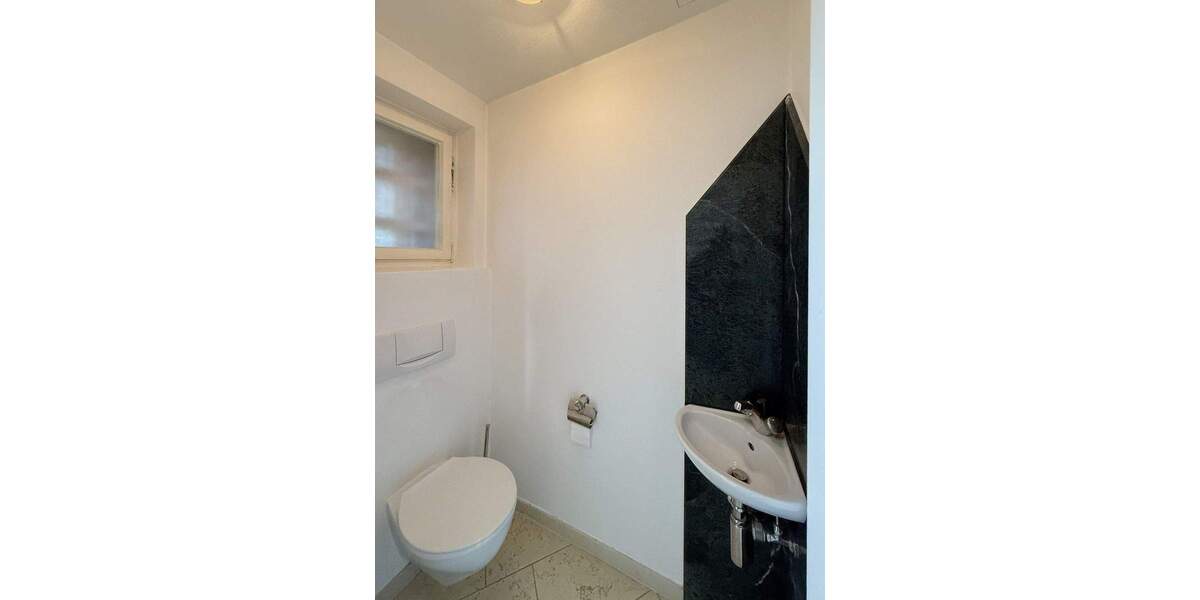 Mehrfamilienhaus, Wohnhaus Nürtingen - 5 Zimmer, 175 m&sup2;, 2.700&euro; | Angebot:24557708