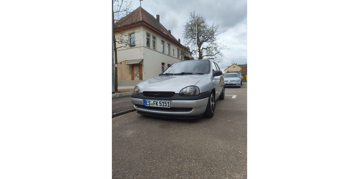Opel Corsa 204.400 km 2.300 &euro; Esslingen 73730