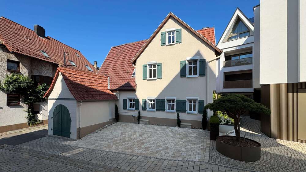 Einfamilienhaus Metzingen - 6 Zimmer, 142 m&sup2;, 1.325&euro; | Angebot:25304480