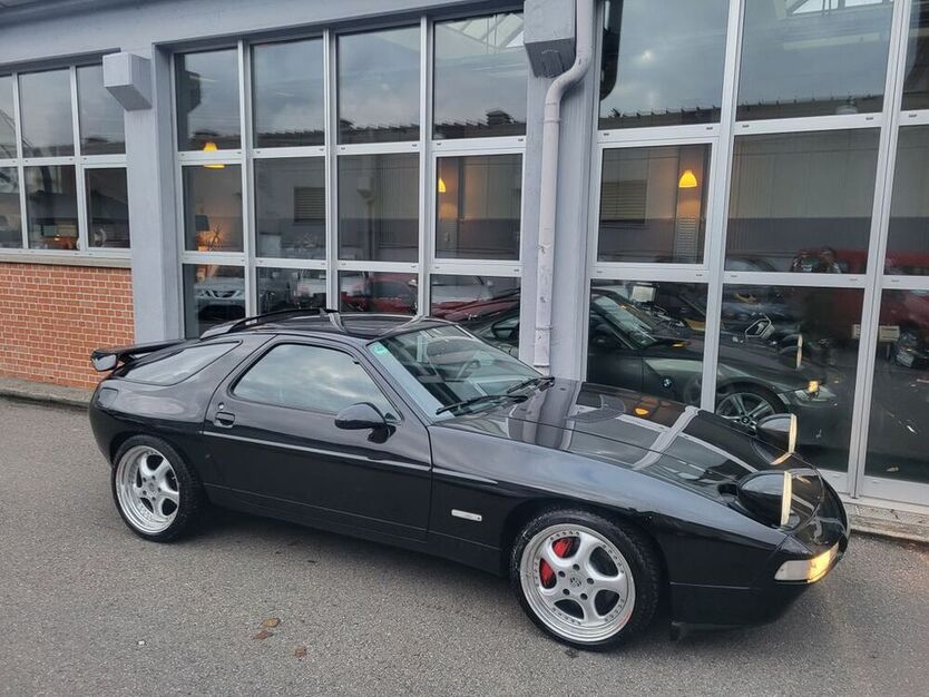 928