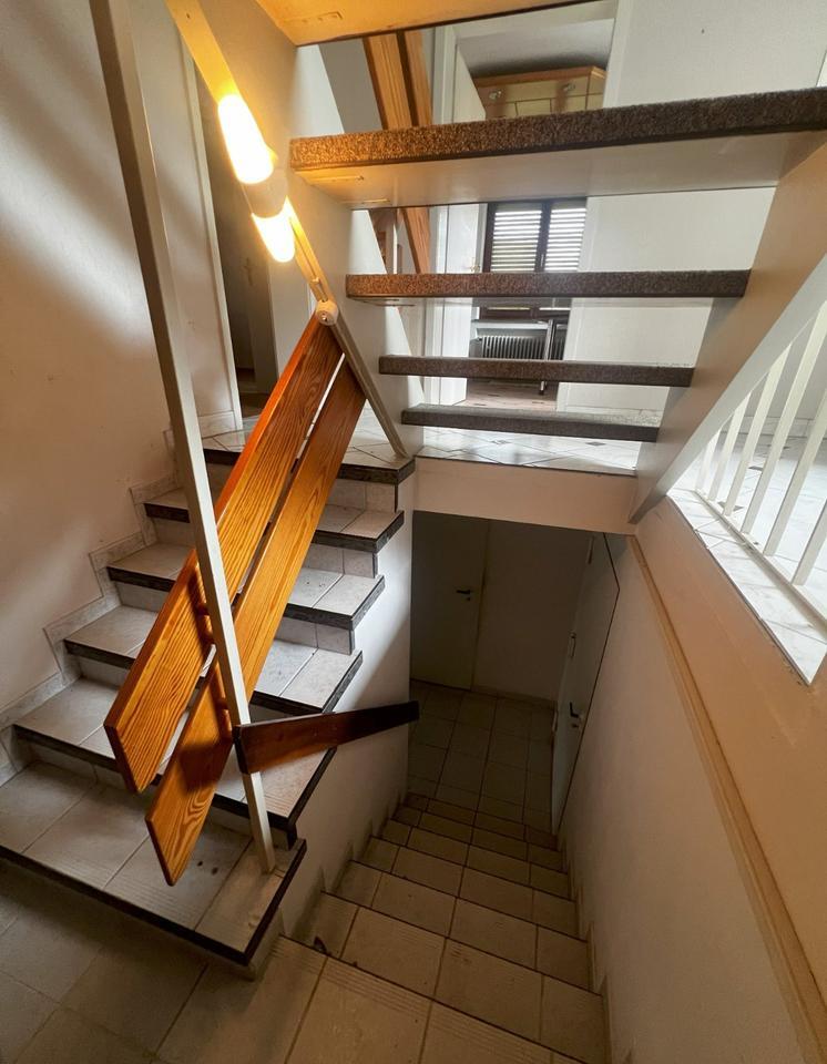 TOP-LAGE REIHENENDHAUS, GROßER GARTEN, GARAGE, KÜ, BAD, GÄSTE-WC,
