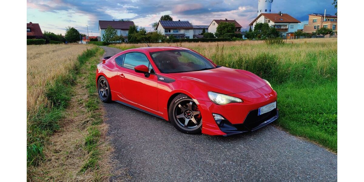 Toyota GT86 98.580 km 25.499 &euro; Notzingen 73274