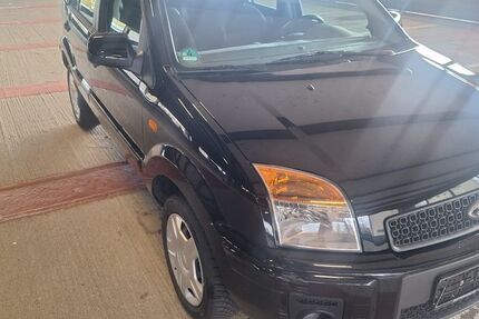 Ford Fusion 57.477 km 3.499 € Stuttgart 70327