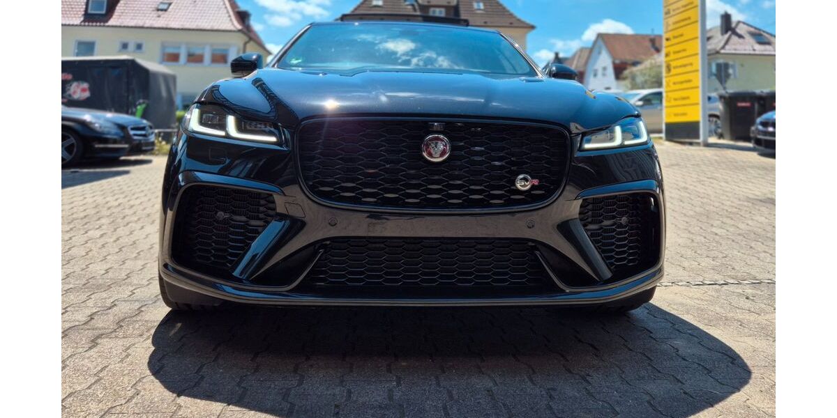 Jaguar F-Pace 40.150 km 65.999 &euro; Stuttgart 70435