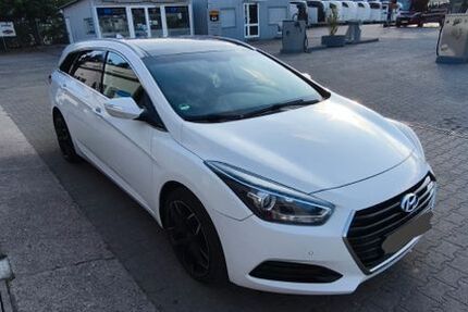 Hyundai i40 135.000 km 12.490 &euro; Freiberg am Neckar 71691