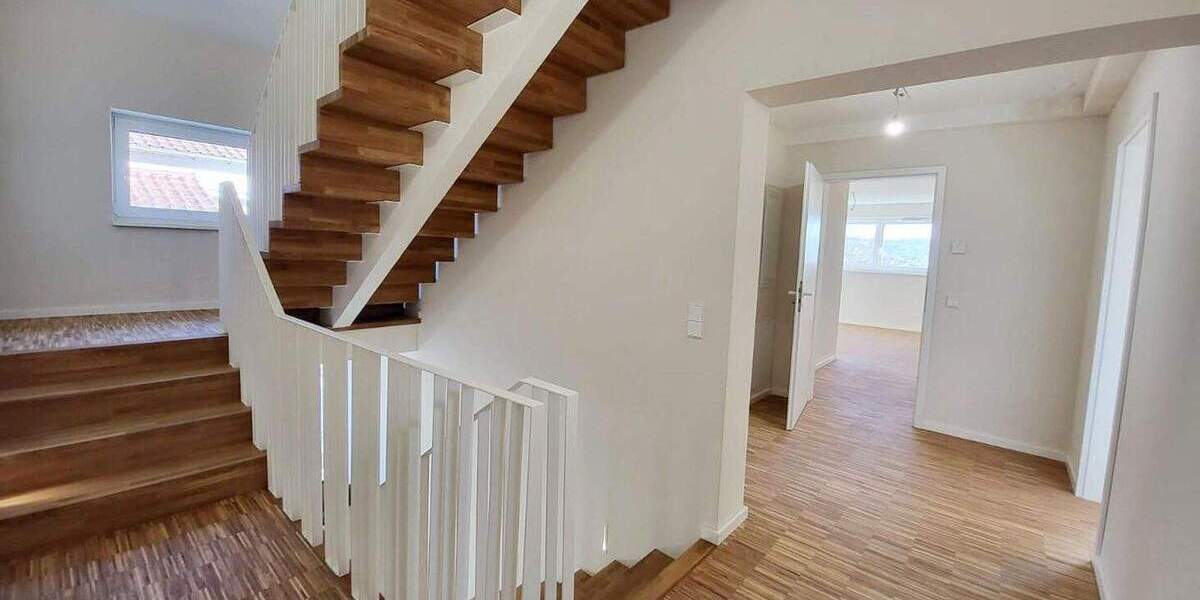 Einfamilienhaus Esslingen am Neckar Sulzgries - 6 Zimmer, 260 m&sup2;, 3.420&euro; | Angebot:24876305