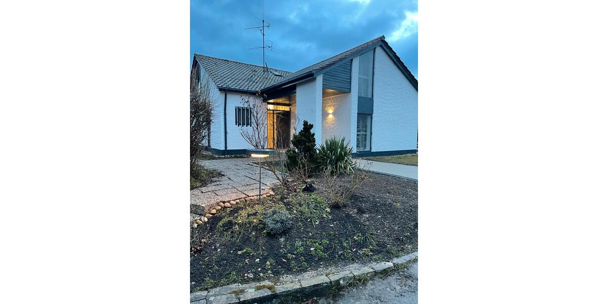 Einfamilienhaus Steinenbronn - 6 Zimmer, 208 m&sup2;, 3.300&euro; | Angebot:25165132