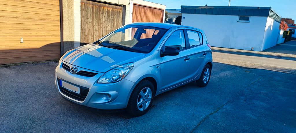 Hyundai i20 124.527 km 3.450 &euro; Erligheim 74391
