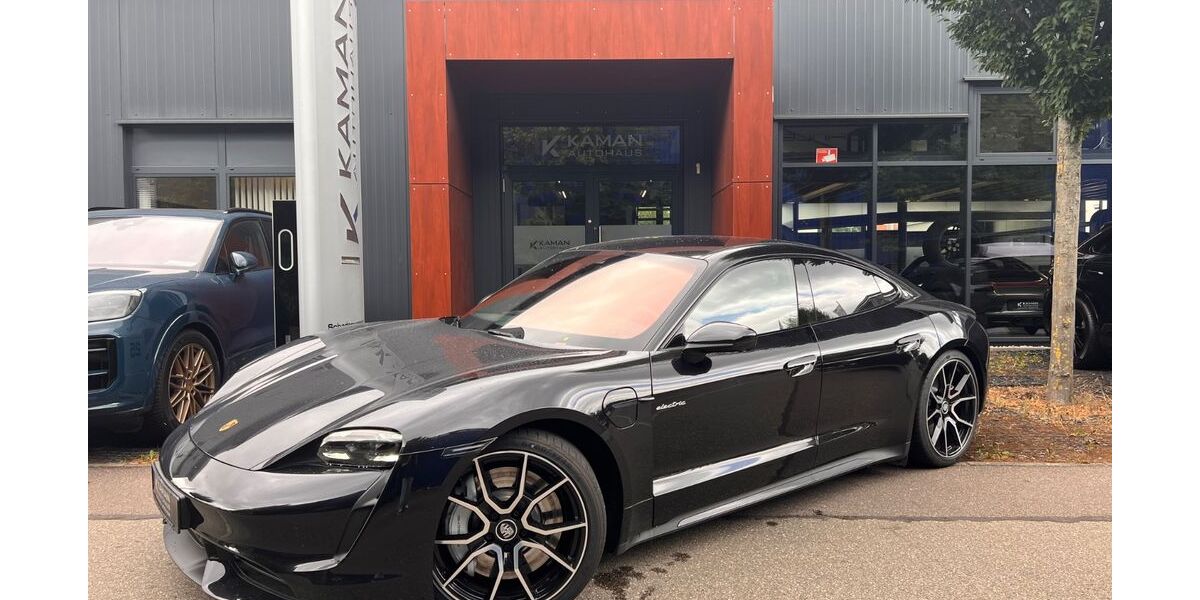 Porsche Taycan 6.600 km 95.600 € Sindelfingen 71065