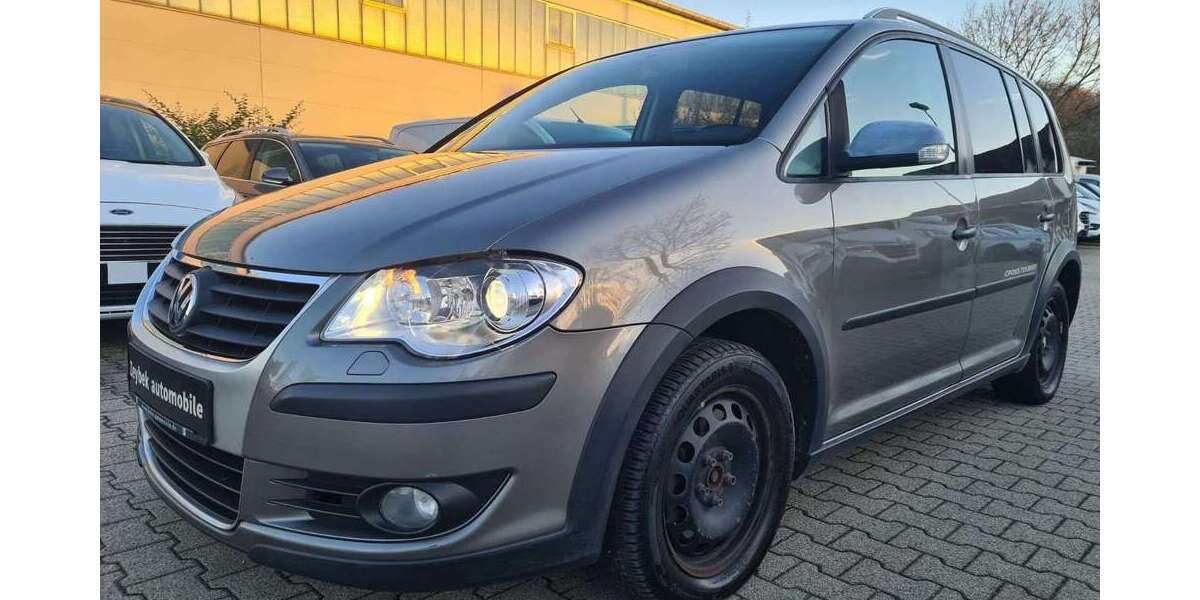 VW Touran 245.000 km 2.950 € Ebersbach An Der Fils 73061