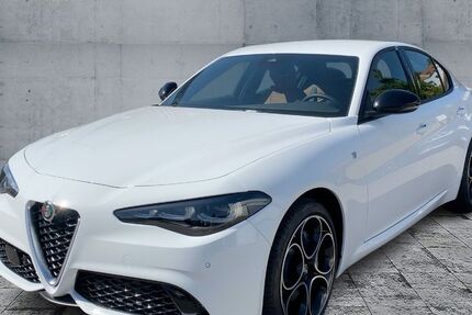 Alfa Romeo Giulia 4.100 km 46.890 € Köngen 73257