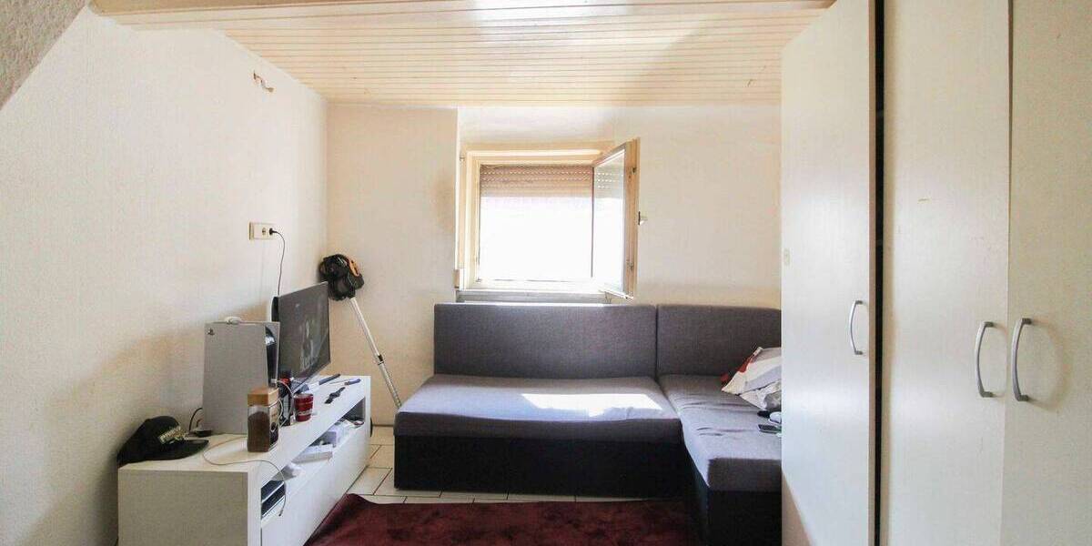 Doppelhaushälfte Stuttgart Weilimdorf - 7 Zimmer, 170 m&sup2;, 399.000&euro; | Angebot:26752527