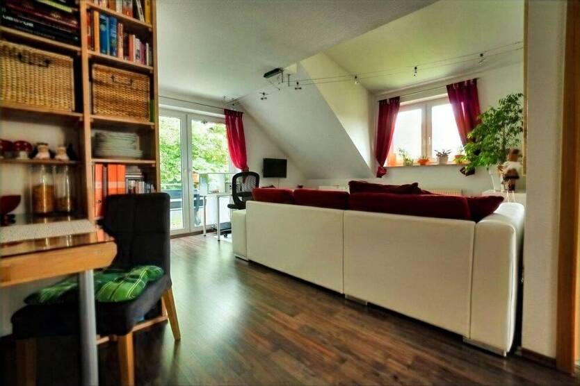 Neuwertige, zentral gelegene Wohnung in Herrenberg. Schnell in der Altstadt und zur S-Bahn.