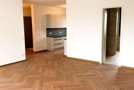 Wohnung Denkendorf - 3 Zimmer, 110 m&sup2;, 1.865&euro; | Angebot:26274709
