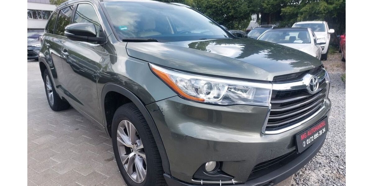 Toyota Highlander 169.711 km 11.999 &euro; Fellbach 70736