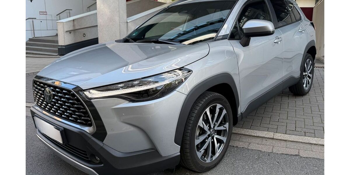 Toyota Corolla Cross 13.000 km 27.500 &euro; Stuttgart 70597