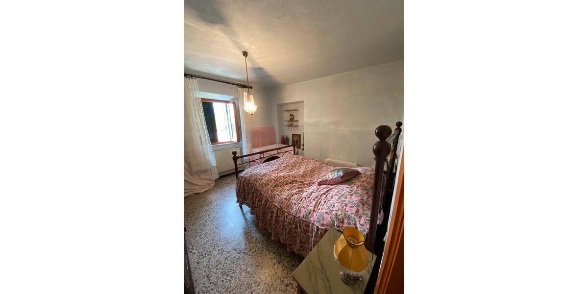 Reihenhaus Stuttgart Stuttgart-Nord - 6 Zimmer, 300 m&sup2;, 150.000&euro; | Angebot:25980863