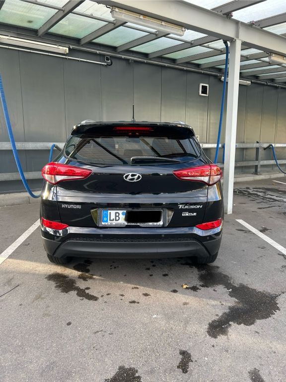 Hyundai TUCSON 270.000 km 10.000 € Marbach 71672
