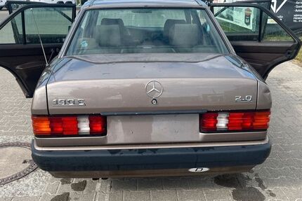 Mercedes-Benz 190 190.000 km 6.900 &euro; Bietigheim 74321