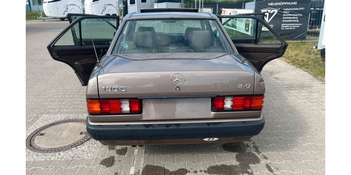 Mercedes-Benz 190 190.000 km 6.900 &euro; Bietigheim 74321