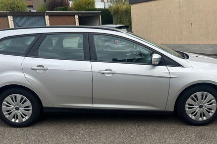 Ford Focus 73.500 km 9.000 € Stuttgart 70619