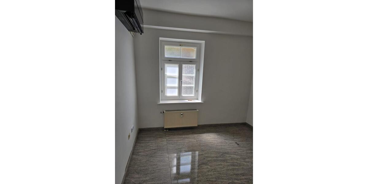 Erdgeschoßwohnung Stuttgart Bad Cannstatt - 7 Zimmer, 160 m&sup2;, 550.000&euro; | Angebot:27256457