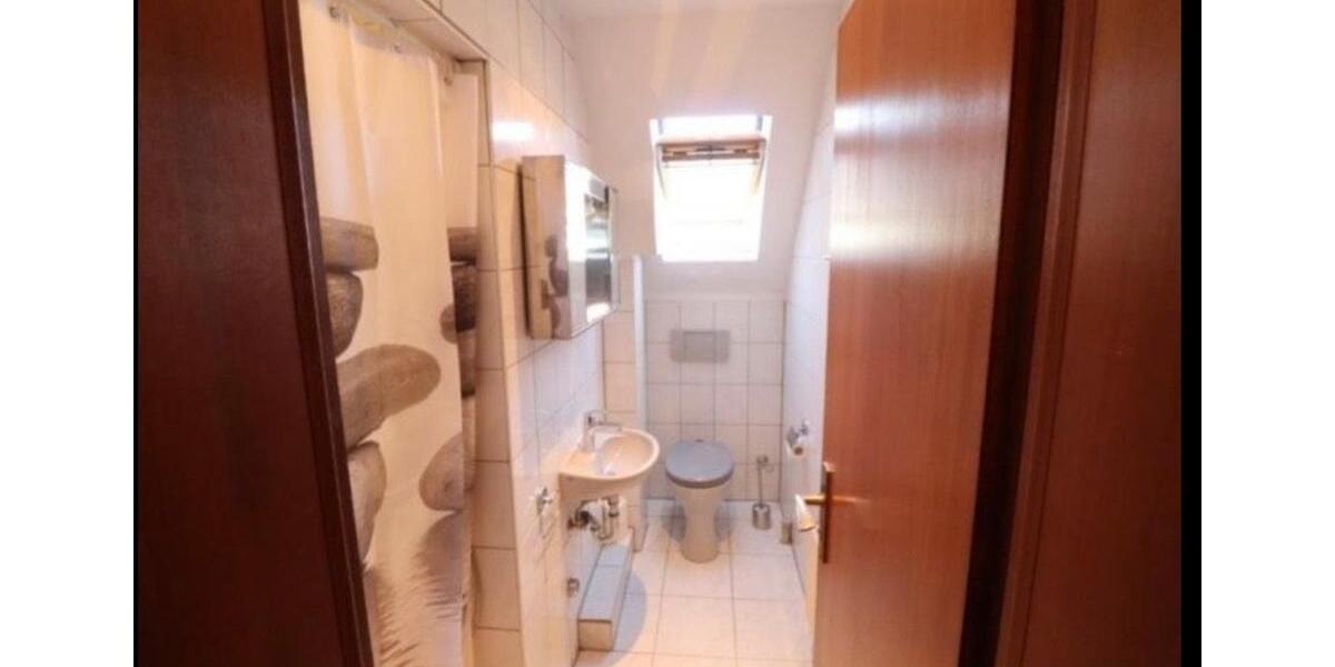 Dachgeschoßwohnung Stuttgart Zuffenhausen - 3 Zimmer, 55 m&sup2;, 550&euro; | Angebot:25304104