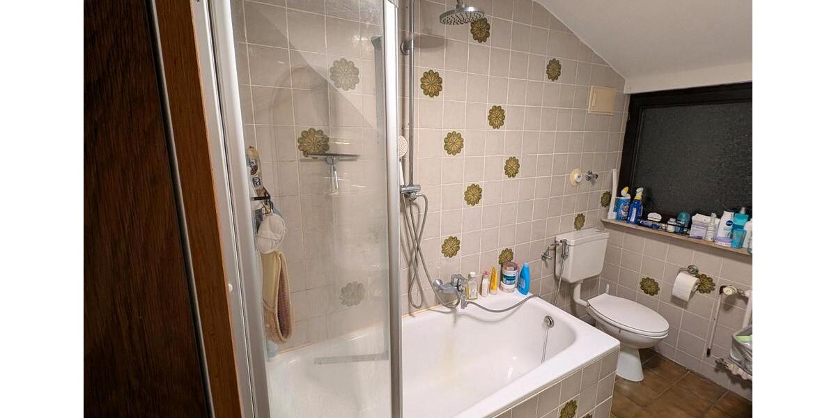 Dachgeschoßwohnung Stuttgart Degerloch - 2.5 Zimmer, 58 m&sup2;, 1.240&euro; | Angebot:24720562