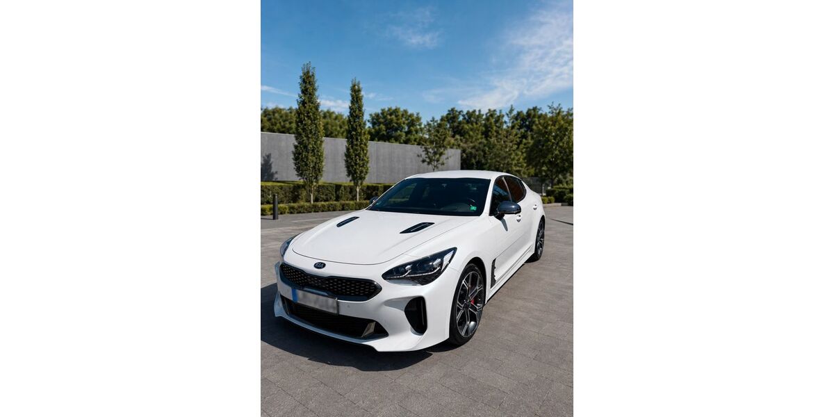 Kia Stinger 74.000 km 26.800 &euro; Kornwestheim 70806