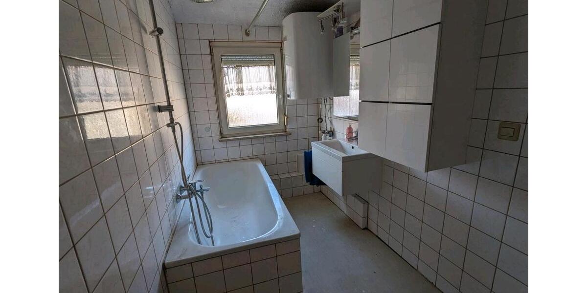 Etagenwohnung Weinstadt - 4 Zimmer, 80 m&sup2;, 1.100&euro; | Angebot:26693293