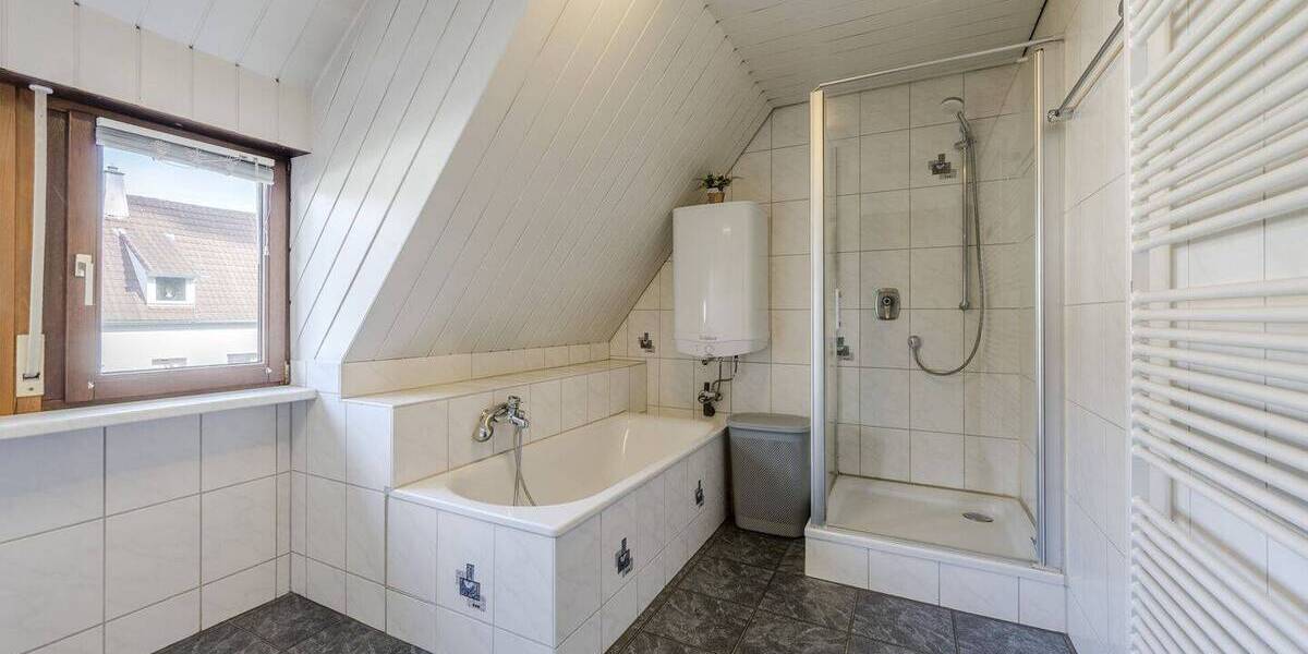 Mehrfamilienhaus, Wohnhaus Stuttgart / Rot Rot - 6 Zimmer, 151 m&sup2;, 698.000&euro; | Angebot:26439174