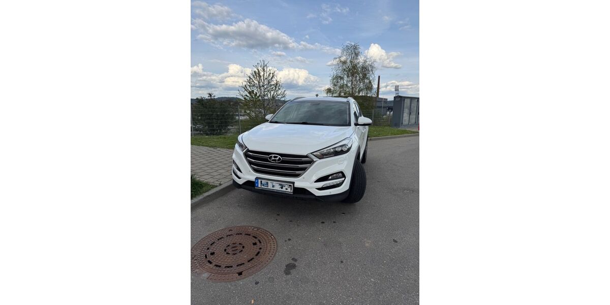 Hyundai TUCSON 137.500 km 11.990 &euro; Winnenden 71364