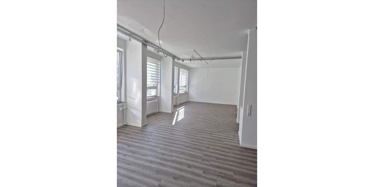 Etagenwohnung Stuttgart Ost - 3 Zimmer, 126 m&sup2;, 1.800&euro; | Angebot:25674459