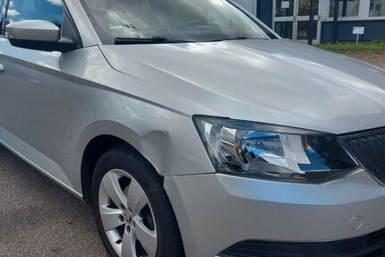 Skoda Fabia 101.254 km 5.999 € Fellbach 70736