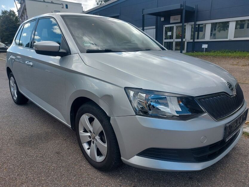 Skoda Fabia 101.254 km 5.999 € Fellbach 70736