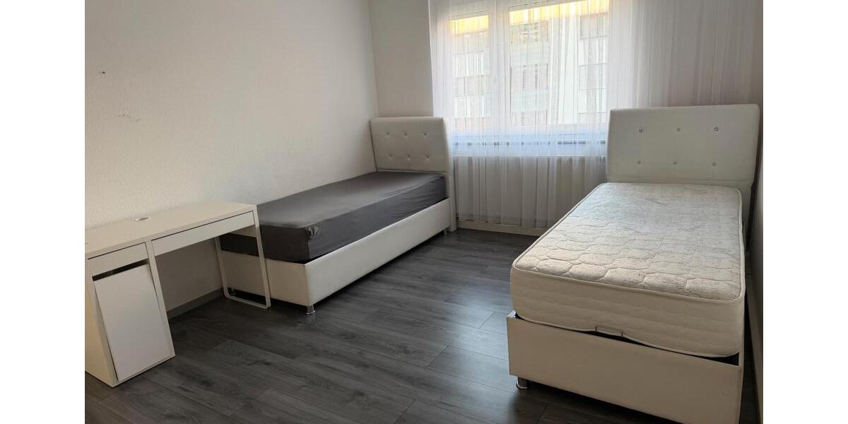 Etagenwohnung Esslingen am Neckar Pliensauvorstadt - 4 Zimmer, 110 m&sup2;, 1.500&euro; | Angebot:26271063