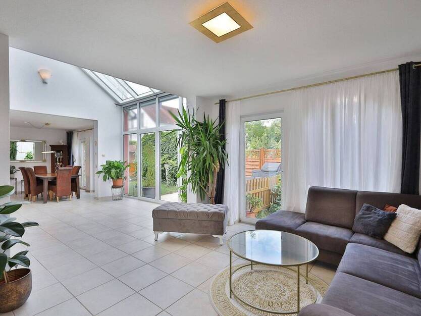 Familientraum mit EinliegerWohnung, Kamin und herrlichem Garten