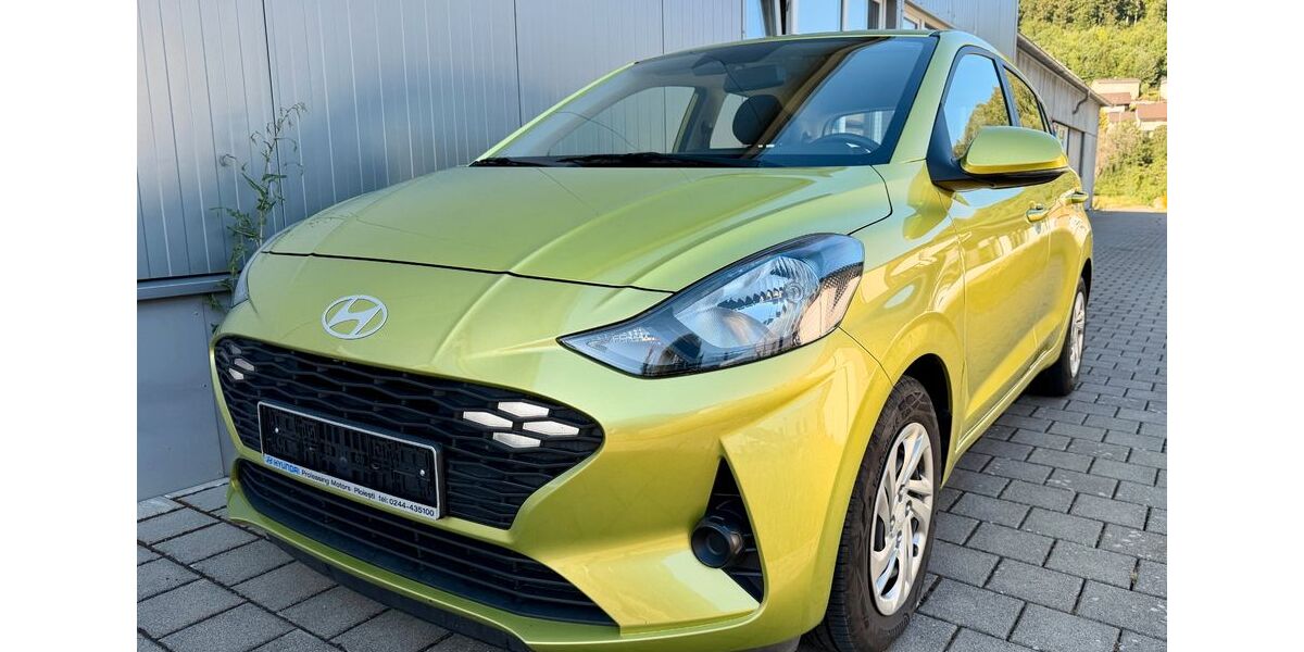 Hyundai i10 5.570 km 15.480 &euro; Filderstadt 70794