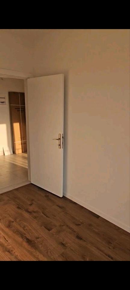 Shitet Banesa shum lir : 2 dhoma , Balkon ne Prizeren Kosovë