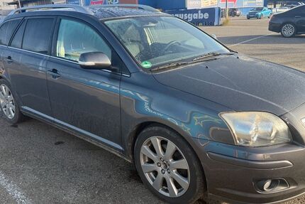 Toyota Avensis 153.000 km 2.299 &euro; Sindelfingen 71065