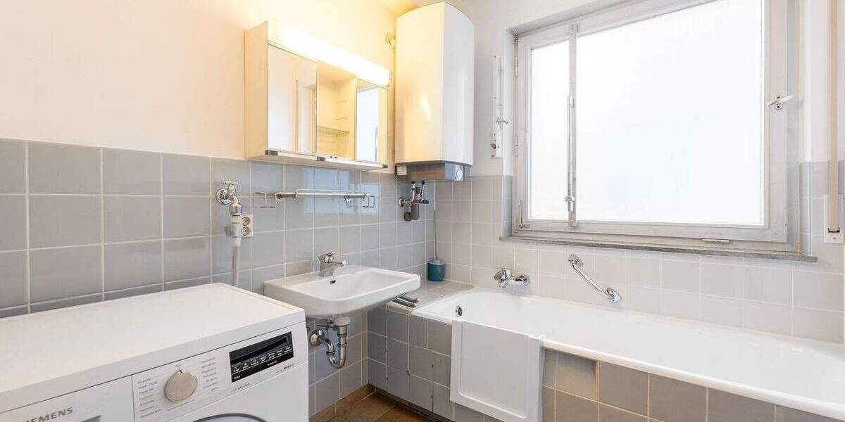 Mehrfamilienhaus, Wohnhaus Stuttgart Degerloch - 9 Zimmer, 140 m&sup2;, 690.000&euro; | Angebot:25685475