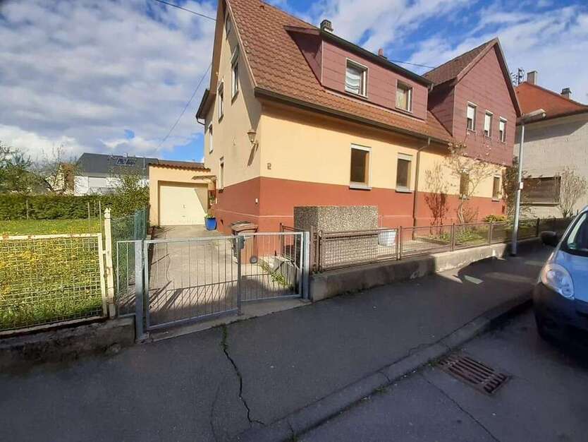 Haus zum Kaufen in Frickenhausen 450.000 € 200 m²