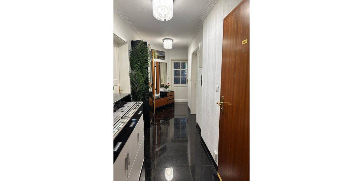 Etagenwohnung Stuttgart Untertürkheim - 5 Zimmer, 100 m&sup2;, 396.000&euro; | Angebot:26885011