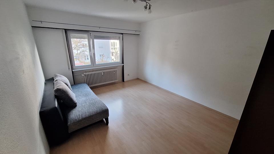 Helles 17m2 Zimmer in netter WG in Stuttgart-Uhlbach 1 zimmer