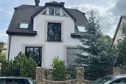 Haus zum Kaufen in Sindelfingen 789.000 € 195 m² 6 zimmer